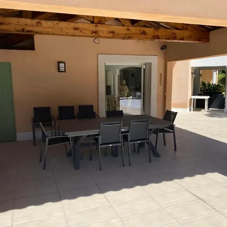 Belle Dans Clos Prive - Raphael Boulouris فيلة Saint-Raphaël