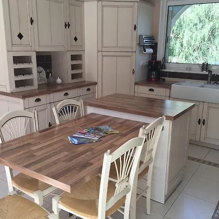 Belle Dans Clos Prive - Raphael Boulouris