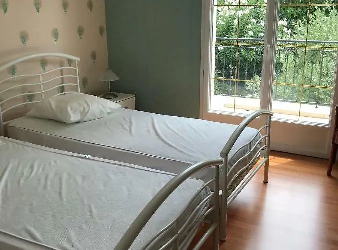 Belle Dans Clos Prive - Raphael Boulouris Villa *