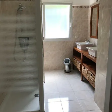 Belle Dans Clos Prive - Raphael Boulouris *