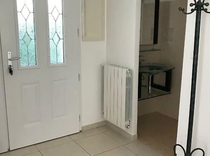 Belle à Raphaël Dans Clos Privé *