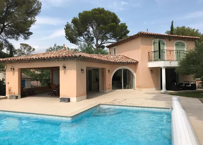 Belle à Raphaël Dans Clos Privé Villa